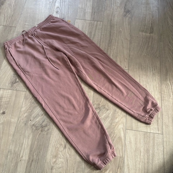 Vince Essential Jogger - Picture 8 of 13